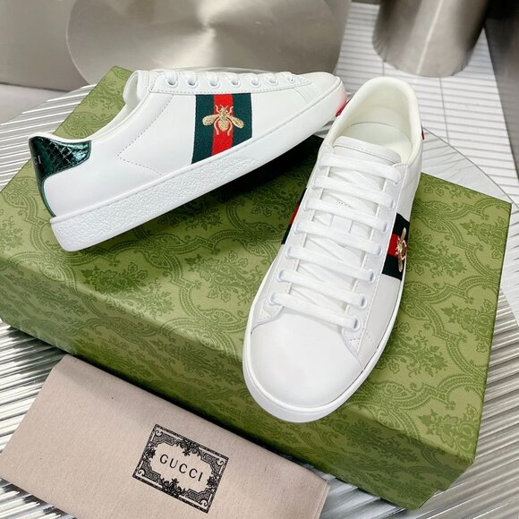 Women Gucci Ace Embroidered Bee Sneakers - Picture 1 of 4